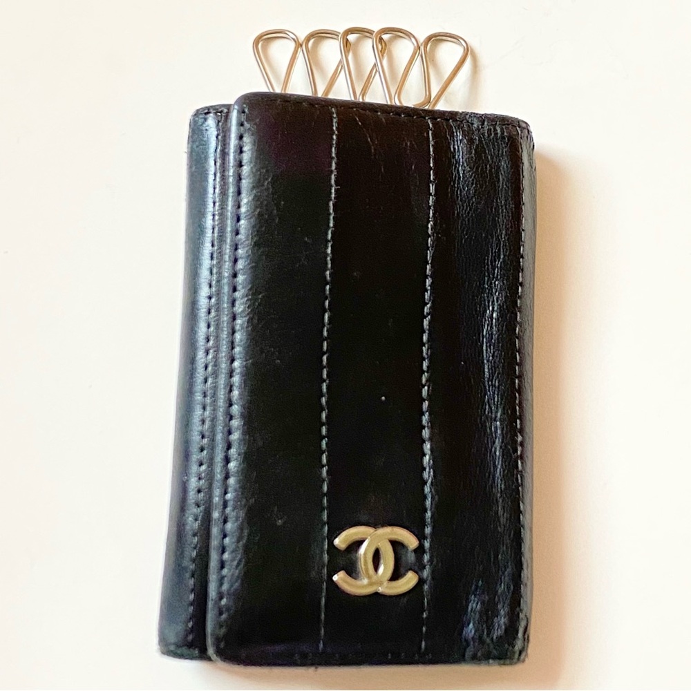 CHANEL LEATHER KEY POUCH❤️